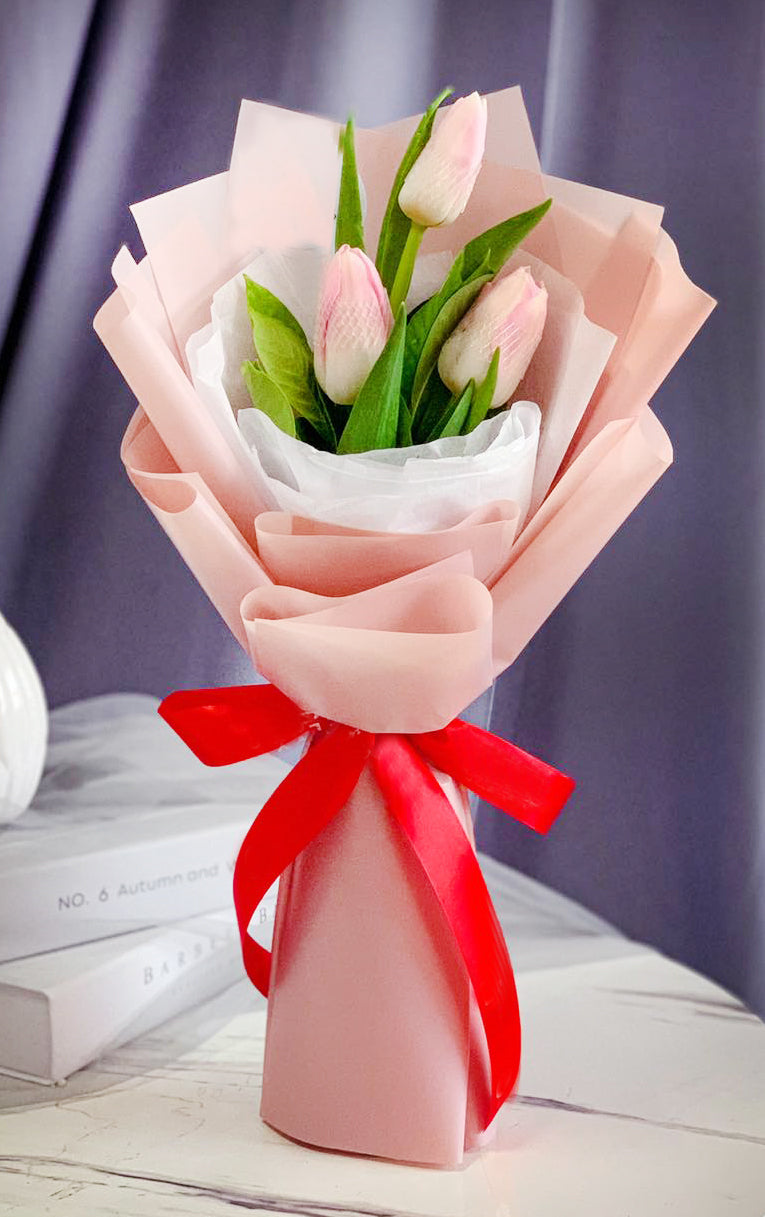 Tulips - 3 stems and clingy