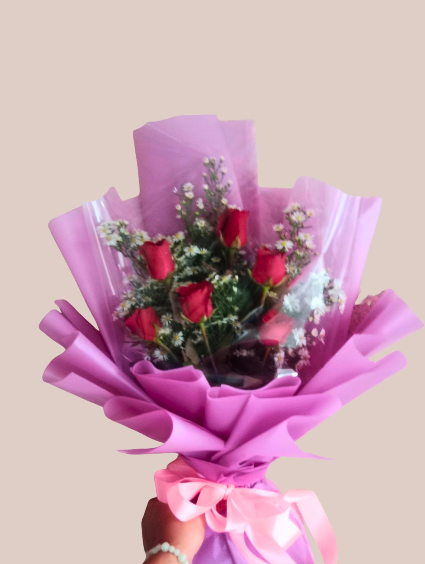 Sweet Devotion – 6 Red Roses