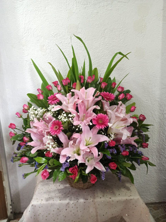 PINK CENTER PIECE FLOWER ARRANGEMENT