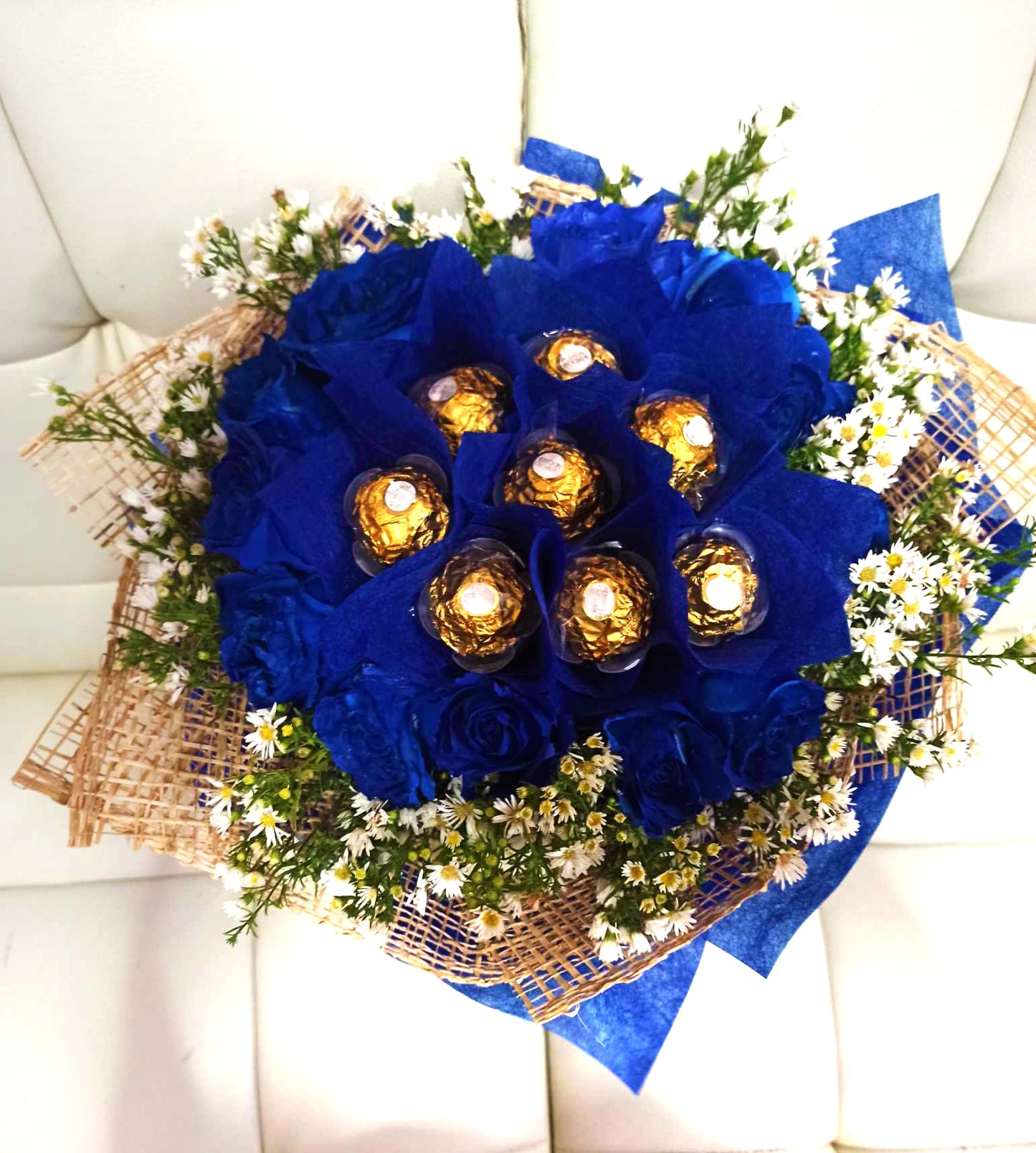 Chocolate Bouquet - Blue and Slay 8 ferrero