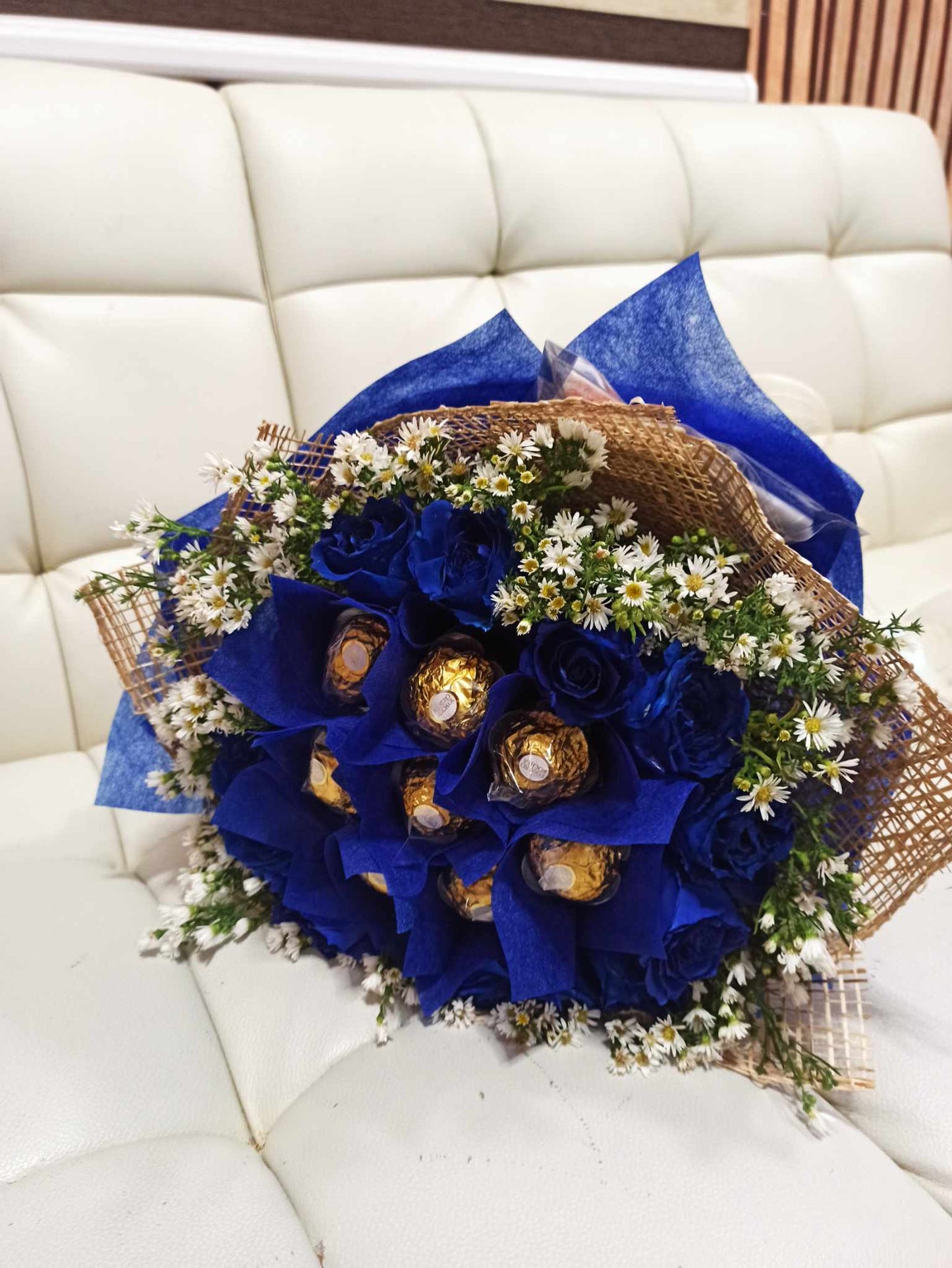 Chocolate Bouquet - Blue and Slay 8 ferrero