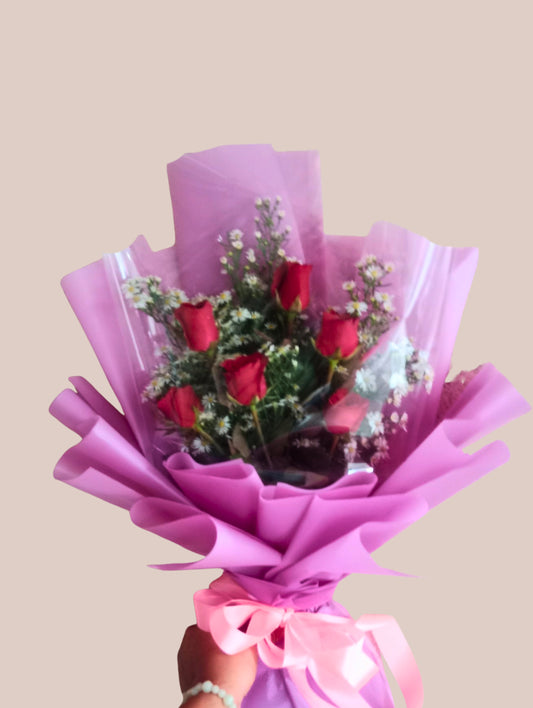 Sweet Devotion – 6 Red Roses