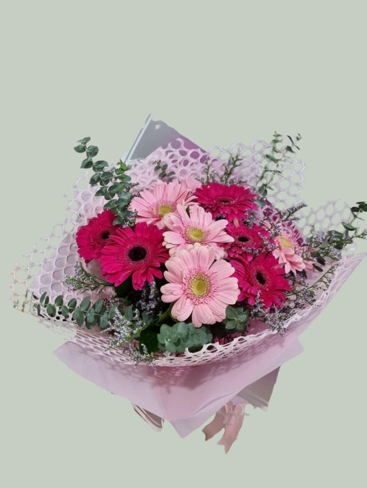 Blushing Joy – 10 Daisies