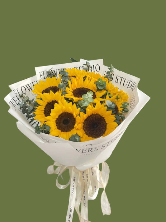 Sunny Smiles – Sunflower Bouquet