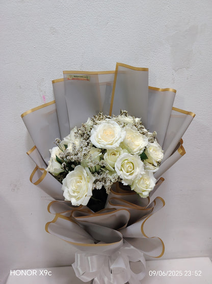 2 dozen White Roses - Dream Babe
