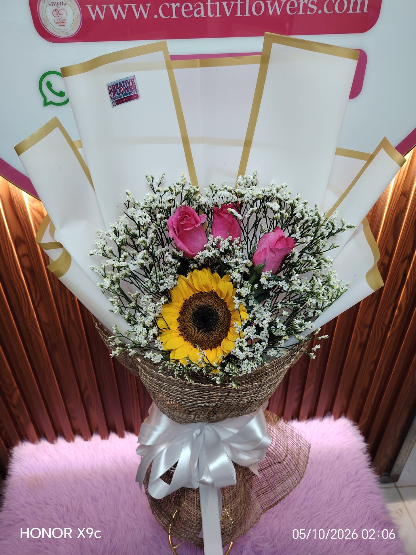SUNFLOWER - CRUSH CENTER OF ATTRACTION